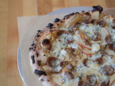 Make Switchback Pizza Company’s Drunken Apple & Swine Pizza